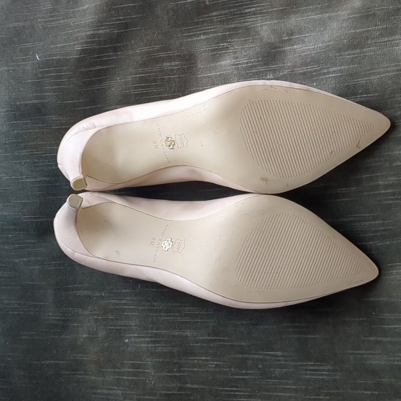 Never worn Ann Taylor nude heels - Picture 4 of 8